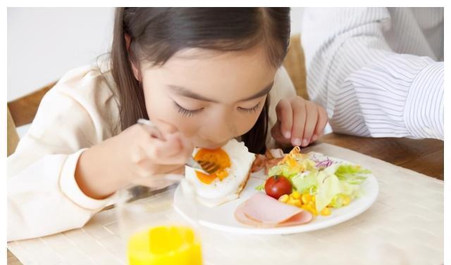 过敏原|辅食鸡蛋多大孩子可以吃?新手爸妈要先了解,吃不对容易坑娃!