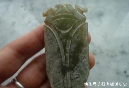 女子带“玉蝉”鉴宝,称已佩戴近十年,专家:你简直是胆大包天!