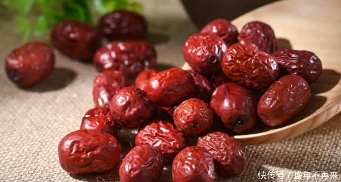 水果营养丰富促健康,营养师:以下4种水果蒸着吃,功效翻倍