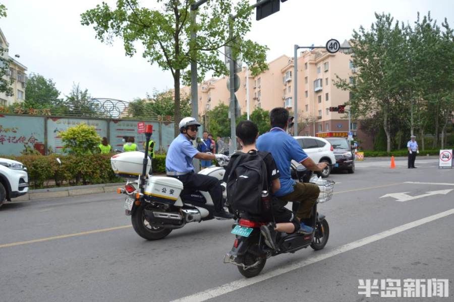 迷糊|青岛9万余名八年级学生迎来“小中考”，多个“小迷糊”走错考点