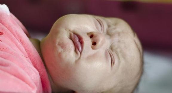 胀气|宝宝被过度喂养了,或许会发出这3个信号来提示,妈妈要及时接收