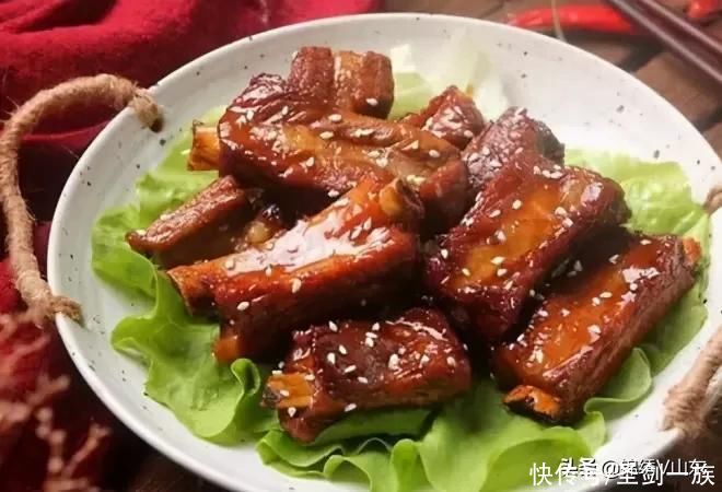 年糕|老公朋友来做客，我做了12道下酒菜，荤素齐全，老公直夸我能干
