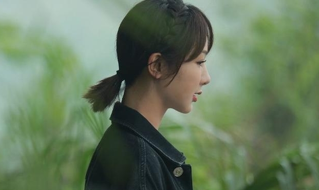 特殊待遇|“向往5”新全员海报,杨紫享有C位待遇,与张艺兴的距离成焦点