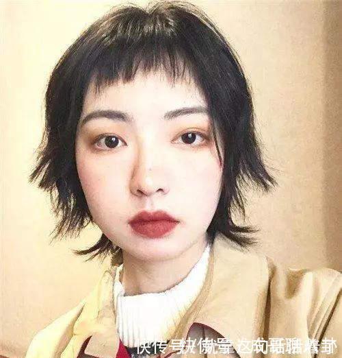 刘海|圆脸剪什么刘海显脸小?空气刘海八字、齐斜刘海和碎刘海减龄瘦脸