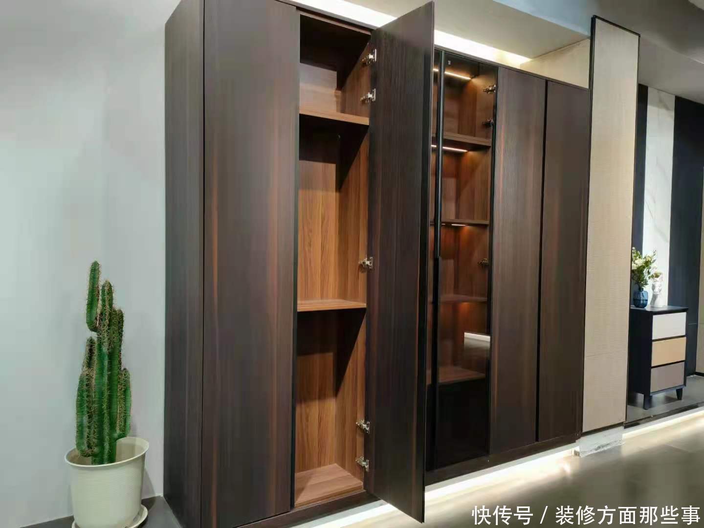 门板|想做一门到顶的极简衣柜?看完这些超高柜门分析再说