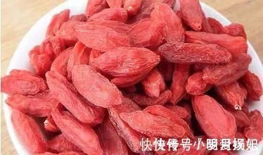 养护|枸杞的几个黄金搭档找到了,坚持10天,肝脏干净,肾气也补满