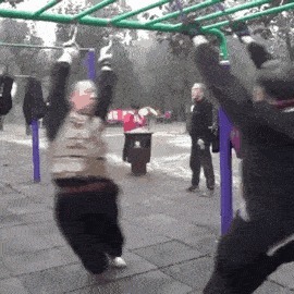 |搞笑GIF趣图:我究竟做错了什么,你要天天来盘我