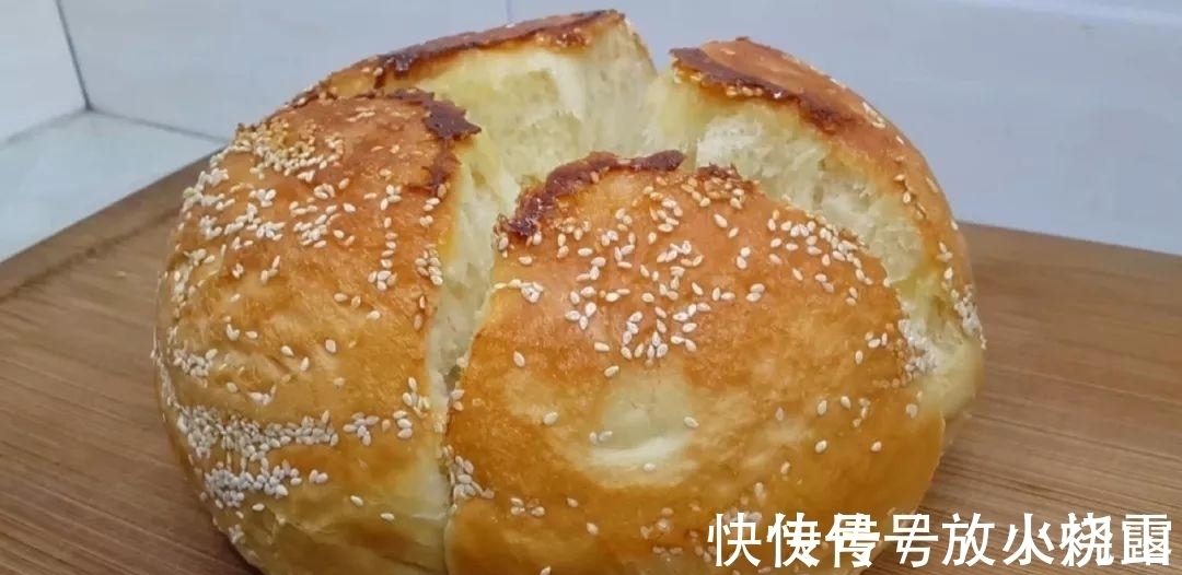 保鲜膜|面粉这样做才好吃, 不用烤箱, 不用黄油, 也能做出拉丝面包, 超香