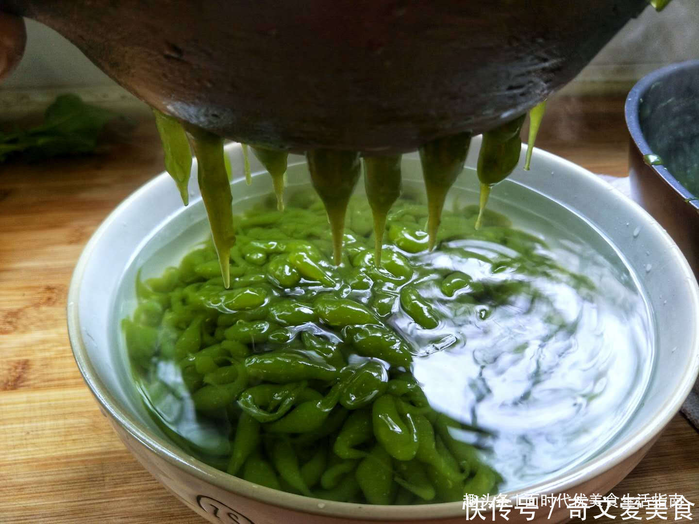  营养|夏天，教你一道面食，冰凉爽口，入口即化，营养美味，比凉皮还香