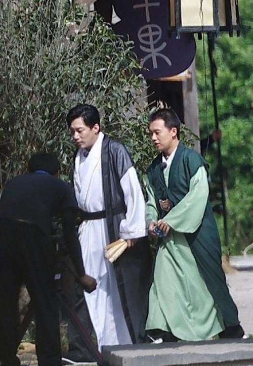 李雪琴|《德云斗笑社》抢先看，郭麒麟李雪琴参与录制，周九良惨坐冷板凳