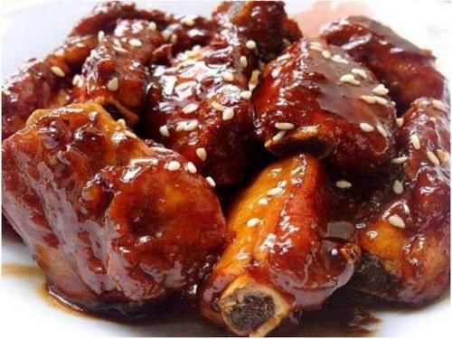 美食优选：糖醋排骨，窝头夹辣子肉丁，葱爆猪腰花，农家一碗香的做法