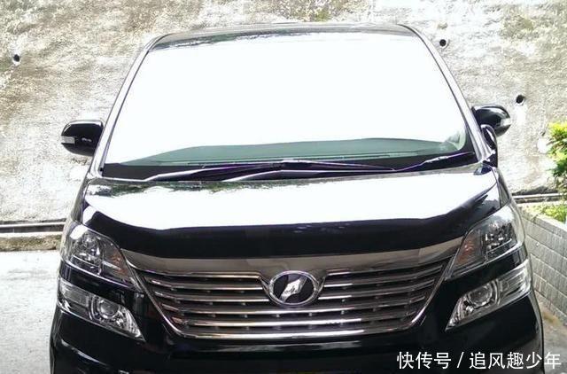 刘德华的座驾,26年换了5辆,为家庭卖掉越野车,从此只坐保姆车
