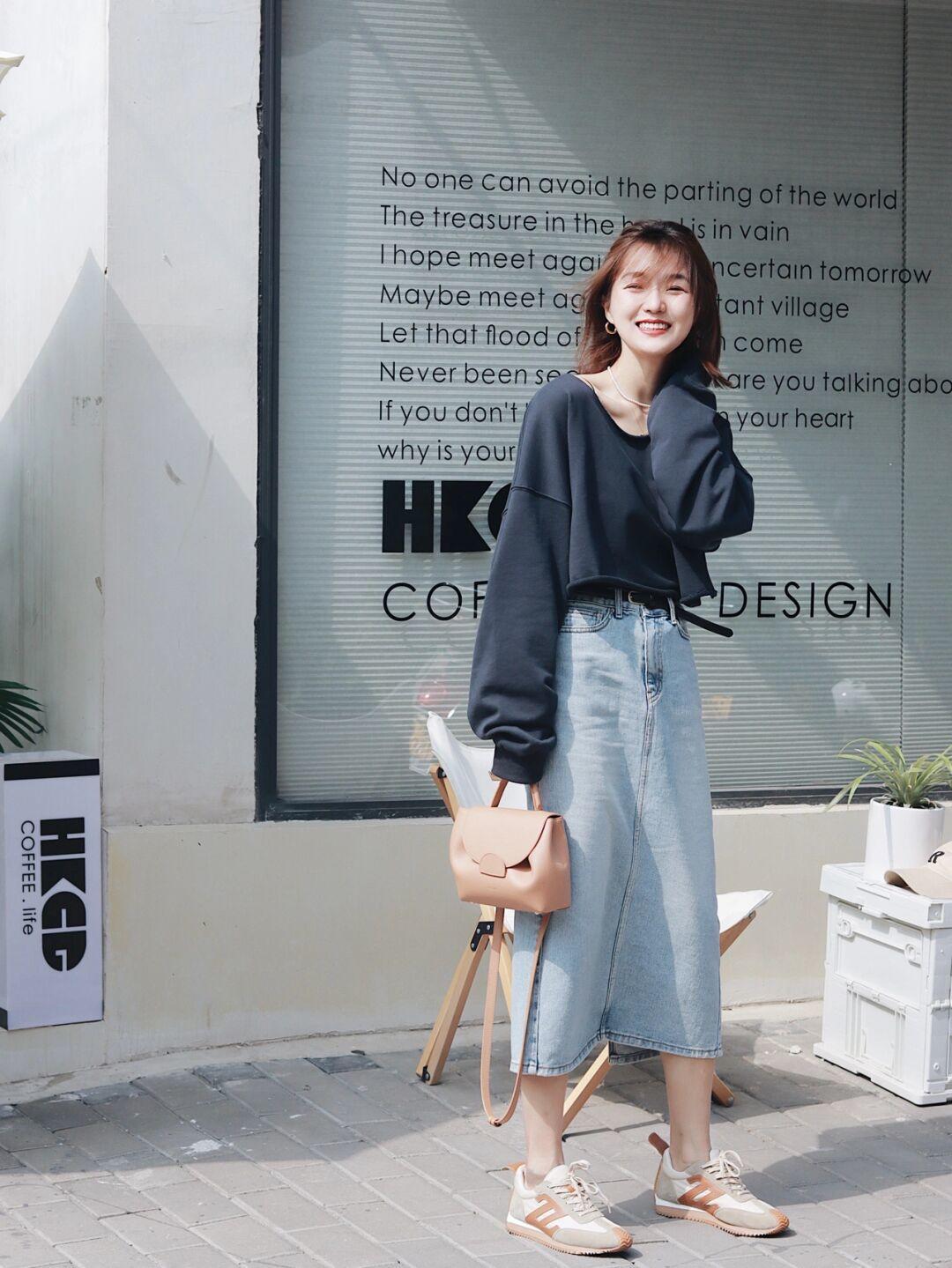 博主|早秋穿搭值得,针织衫搭配半身裙或牛仔裤,轻松穿出名媛气质