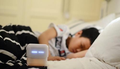 打骂|孩子晚上到点不睡觉,打一顿就好了?“无能”的父母才只会打骂!