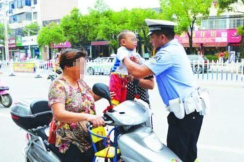 电动车又一新规出台,这次是儿童座椅,车主咋带孩子出门