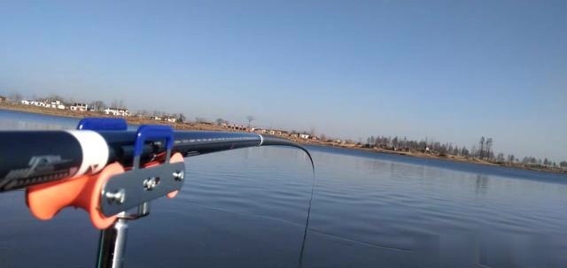 锅底型|一到中午就停口该怎么办频繁补窝是下策,教你一招打开鱼口