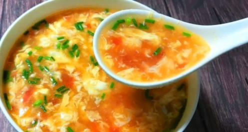 鸡蛋|做西红柿鸡蛋汤,不要先加水,掌握好顺序,蛋花漂亮、味道鲜美