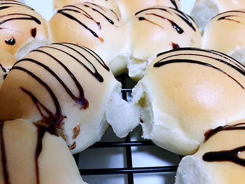 最近超火的面包做法,只需一次发酵,面包蓬松暄软,放3天也不硬