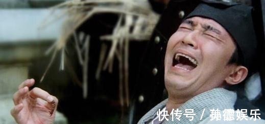 土财主&土财主为炫耀头衔挂出上联,一秀才路过添上一笔,惹人哈哈大笑