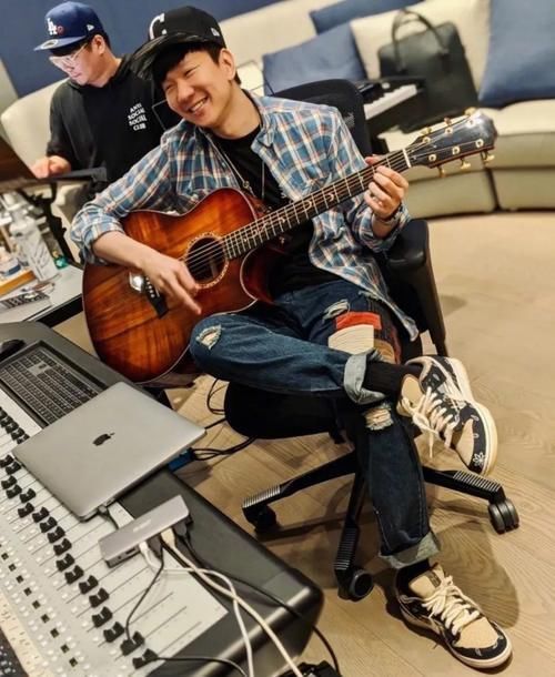 peaceminusone 买球鞋需谨慎!球鞋博主推荐的鞋,自己都不穿,千万别被割了韭菜