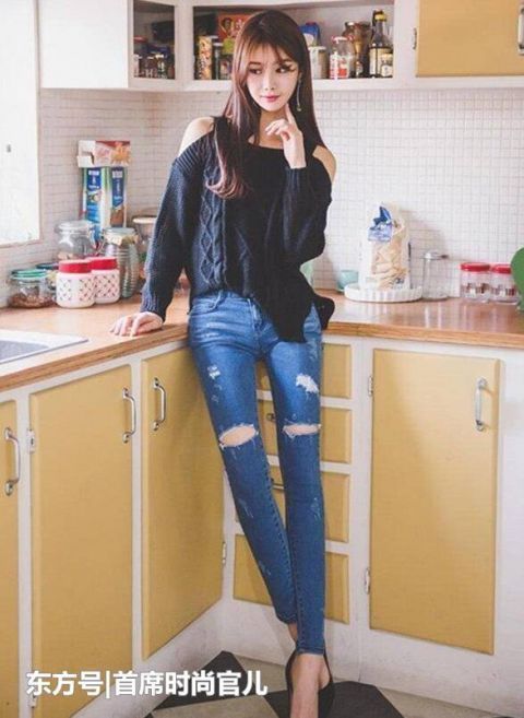 小姐姐|街拍美丽苗条的小姐姐,穿搭牛仔裤,尽显时尚魅力