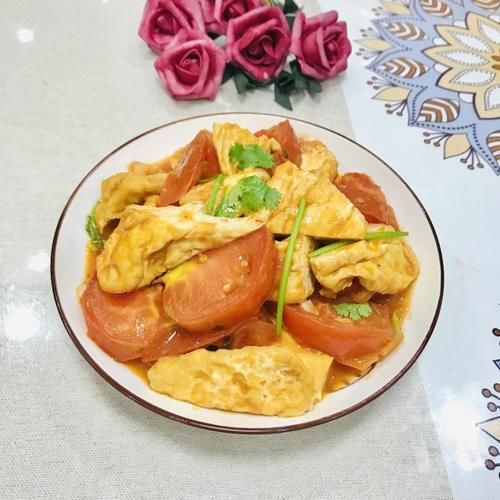 番茄炒炸豆腐，酸酸甜甜味道好，开胃下饭