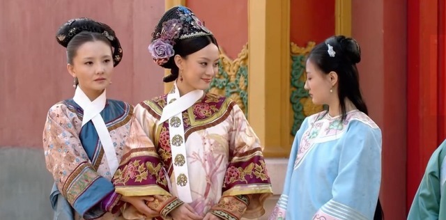 后妃|满清后妃脖子上的布条有啥作用不光为了漂亮,更多是为方便皇帝