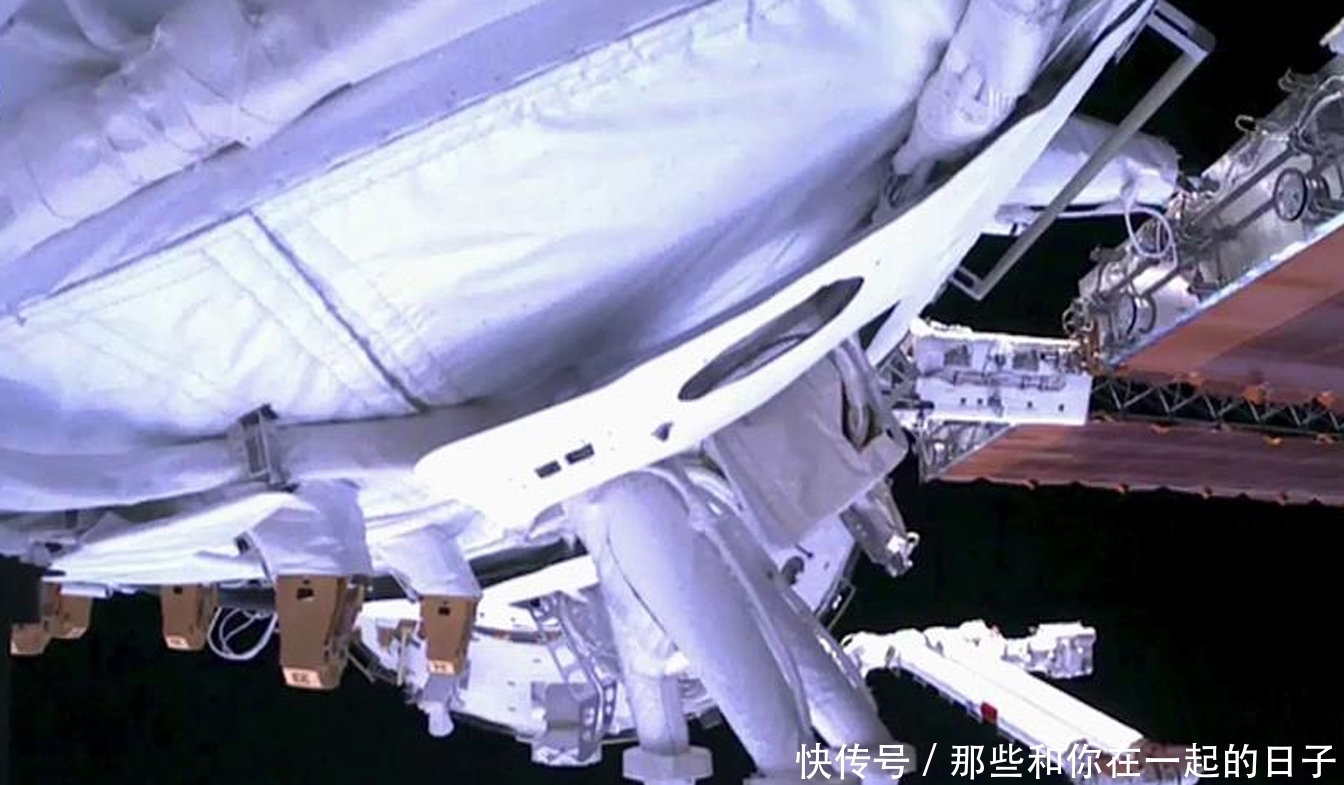 航天员 “太空快递”已送达!“天舟二号”与“天和核心舱”完成交会对接