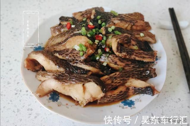 氨基酸|这才是我家最爱吃的鱼，不煎不炸无水无油，掀开锅盖那一刻太香了