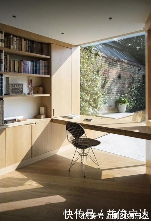 桌面|别再占用柜子面积打书桌了,把书桌横过来装窗下,省空间更实用!