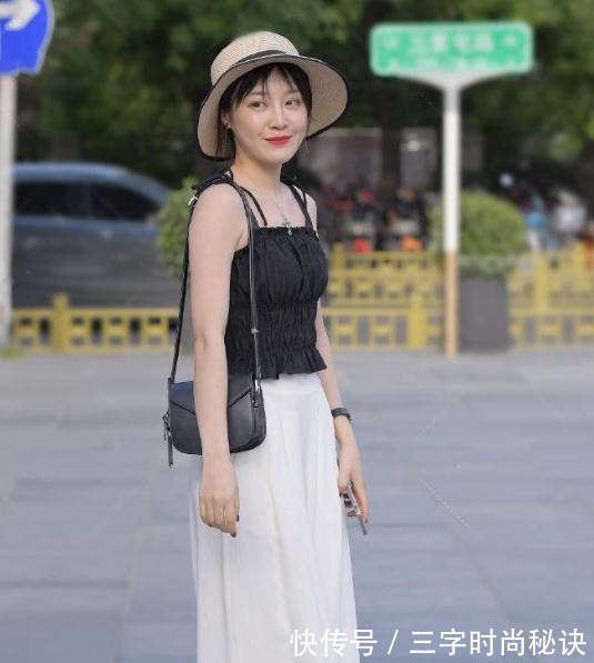 透视感 黑色吊带搭配纯白色阔腿裤，透视感十足，清凉不失性感！