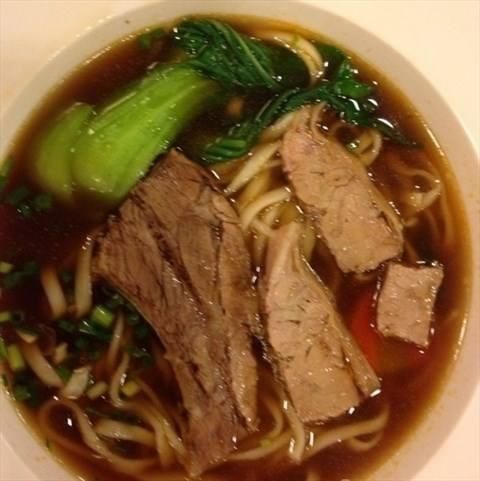 一模一样|康师傅推出牛肉面馆,实物与包装上一模一样,可顾客却并不买账