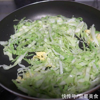  适量|家常美味鸡蛋圆白菜面，锁住家人的胃