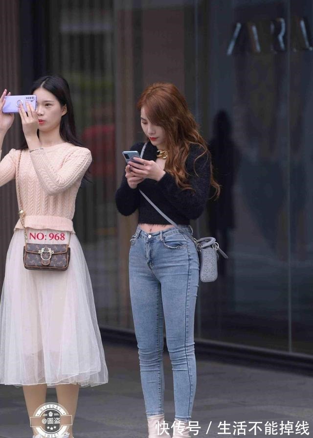 打底裤 穿上华丽优雅女神范的打底裤装扮，显得腰细腿长，简约时髦！