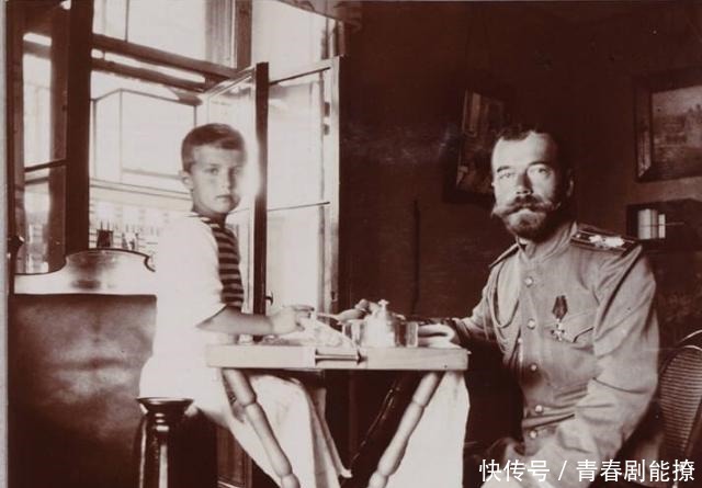 阶下囚|沙皇未代皇室，一战时从皇室变阶下囚，全家七口被集体枪杀