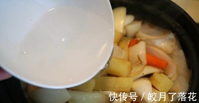 口感|砂锅焗土豆这样做太香了，口感劲道又爽滑，上桌直接被扫光！