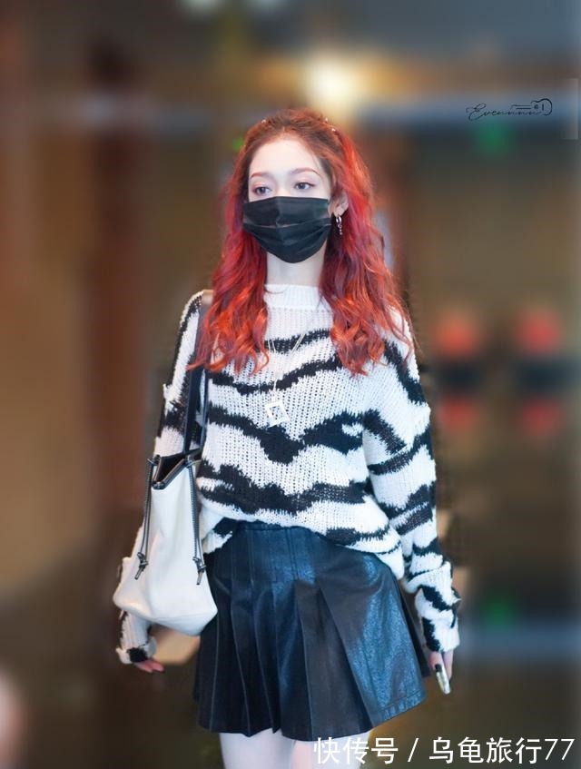 毛衫 毛衣下面别配裤子了,今年流行“毛衣+半身裙”,温柔有女人味!