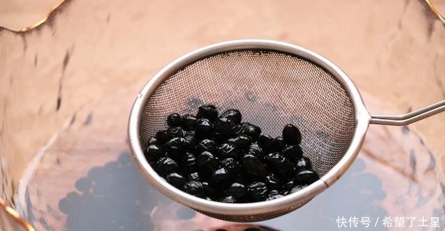 红糖|怕热多吃它,不磨豆浆不泡醋,每天吃2勺好处多,夏天别忘了吃!