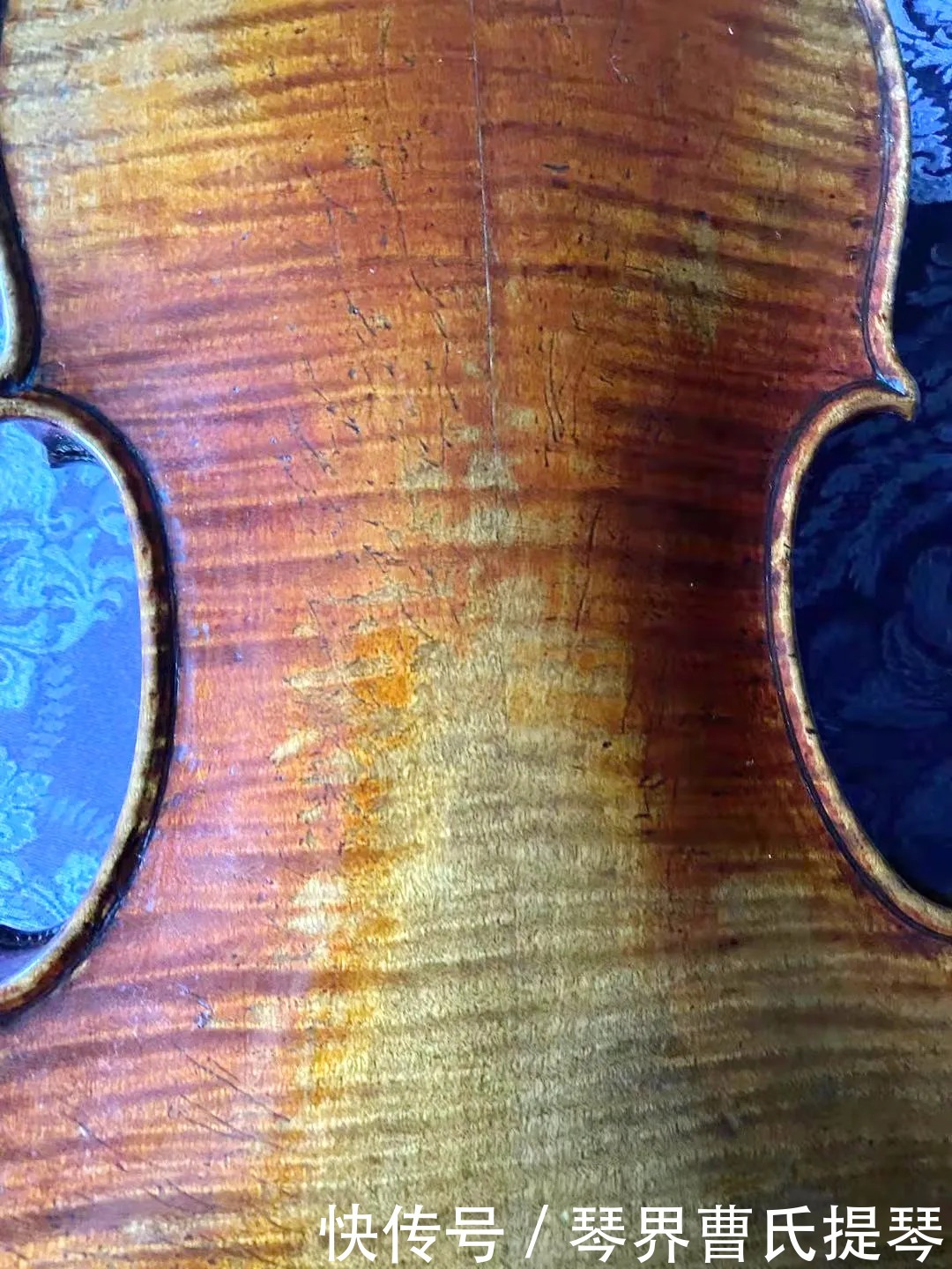 lupot|他的仿古作品被视为可以媲美琉波(lupot)和维奥姆(Vuillume)的杰作