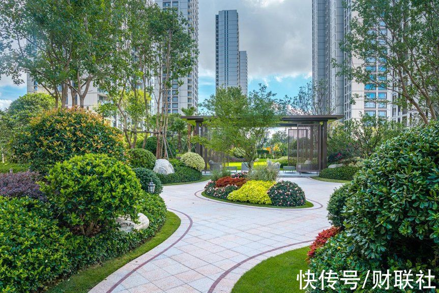 房企|资讯：滨江集团：2021年销售1691亿 2022年要平飞