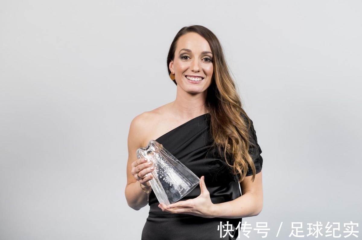 女足|她是梅西+伊布复合体,48场比赛狂轰49球!是巴黎皇马锋利的尖刀