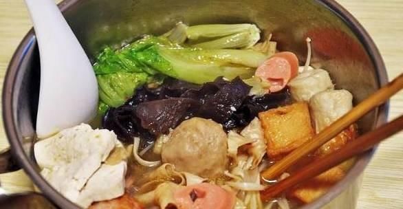 暖锅|西红柿烧牛腩,素菜小暖锅,红枣酿苦瓜,茼蒿炒肉丝的做法