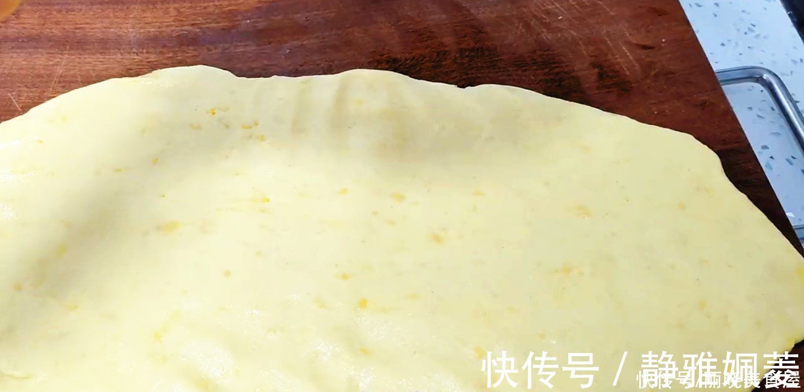面团|玉米面倒进开水锅里,瞬间变美食,一周吃6次都嫌少,营养又解馋