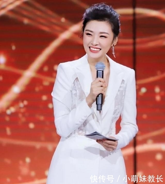 笔法$周涛书法堪称娱乐圈之典范,楷书端庄大气,行书沉稳,隶书踏实