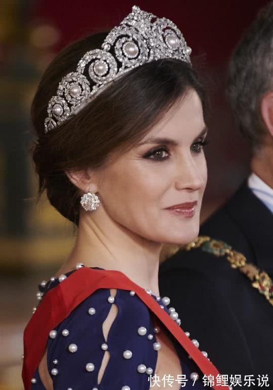 凯特王妃 看到英国王室的首饰,再看到西班牙王室的首饰,差距大到不敢相信