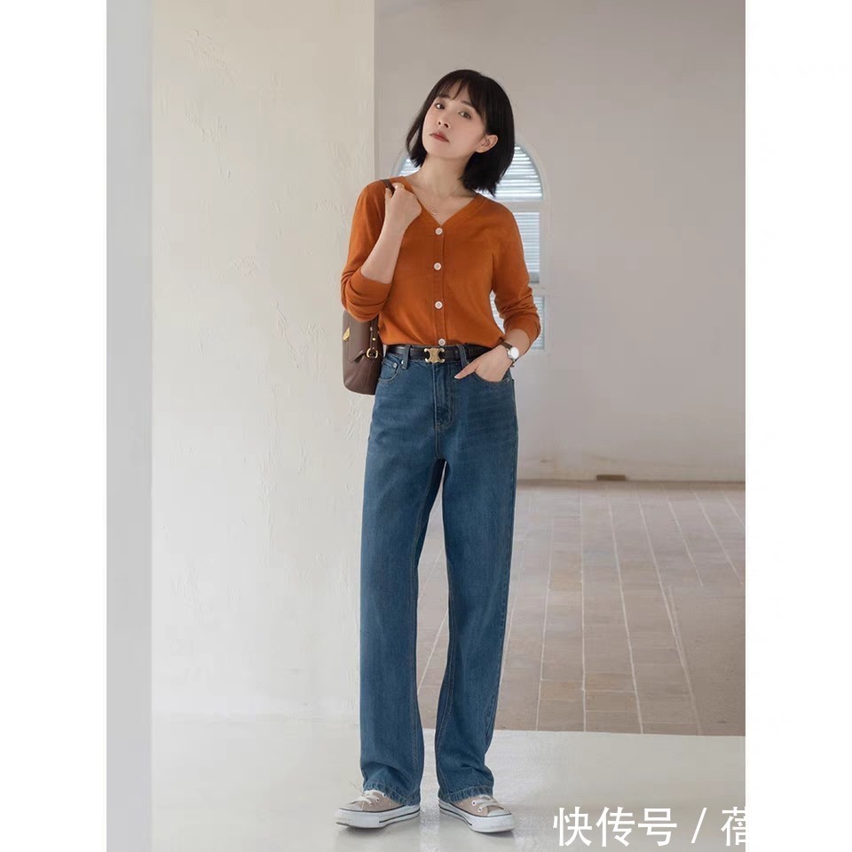 高级感|时尚需要做减法,用这1条简约“牛仔裤”来搭配,轻松透出高级感