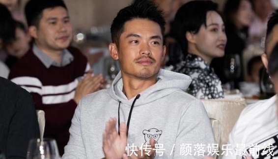 林丹|59岁李永波亮相,已胖到看不见脖子,林丹戴名表现身婚礼送掌声