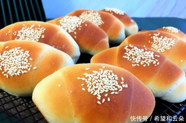 韧性|牛角夹心小面包就这样做,松软香甜,放两天也不硬,孩子超级爱吃