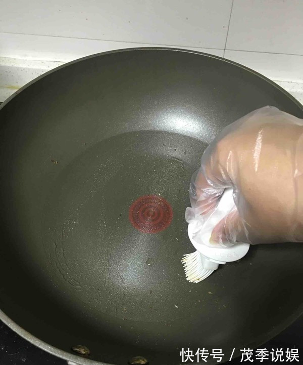 南瓜饼别炸着吃了,教你新做法,不用油炸,香甜软糯,孩子爱吃