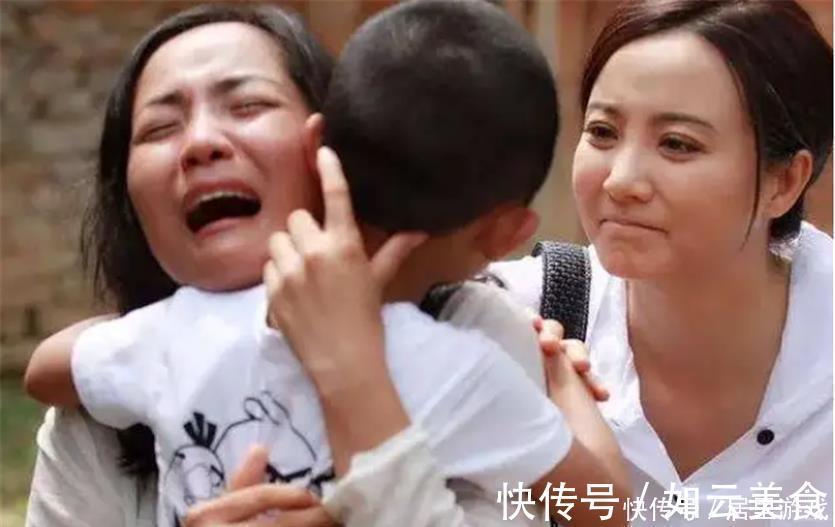 芳芳|人贩子当众抢娃,反咬孩子妈是人贩子,宝妈的机智做法救了娃